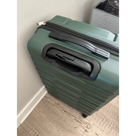 TAG Gateway 1 Piece Hardside suitcase luggage 24”, New with tag forest - Picture 11 of 11